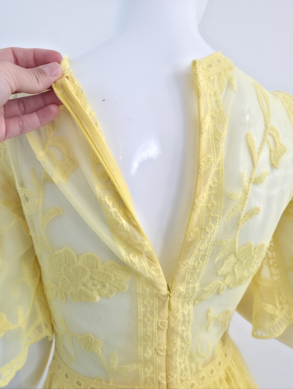 Socialite Yellow Floral Lace V-Neck Mini Dress Size Small - Picture 9 of 16